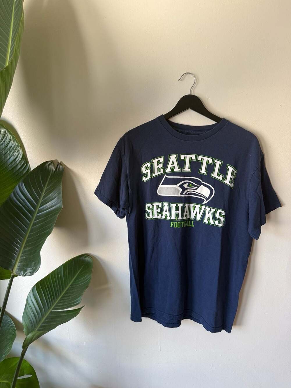 NFL Team Apparel Seattle Seahawks T-Shirt Size L Navy Football